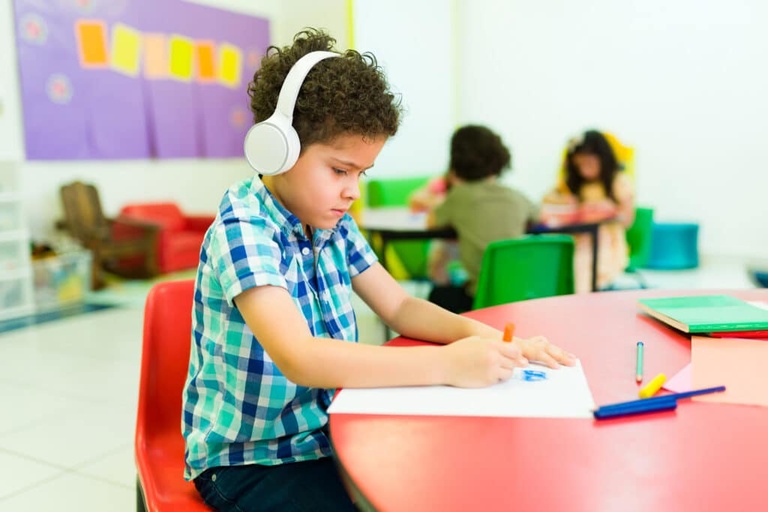 Child_Wearing_Headphones