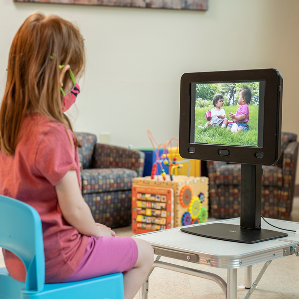 measuring visual engagement of child with tablet